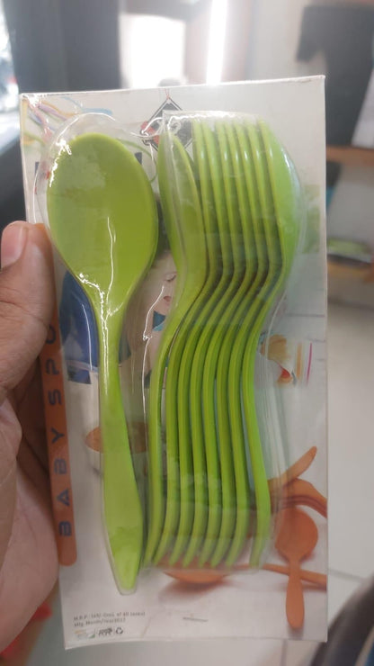 Plastic pack of 6 spoon. & silicone oil sputula-1 & oil brush-1 Piece- random Colour